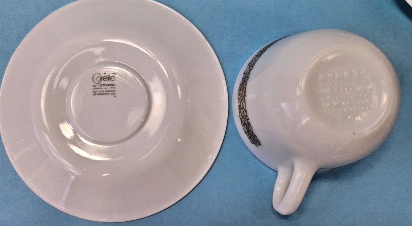 CORELLE WOODLAND BROWN SET OF 4 TEA CUPS AND SAUCERS PYREX MADE IN USA