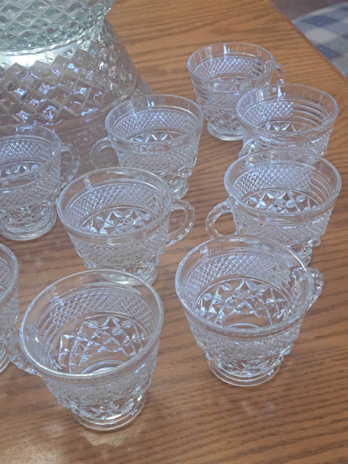 Anchor Hocking Vintage 21-Piece Wexford Pattern Punch Bowl Set Original Box