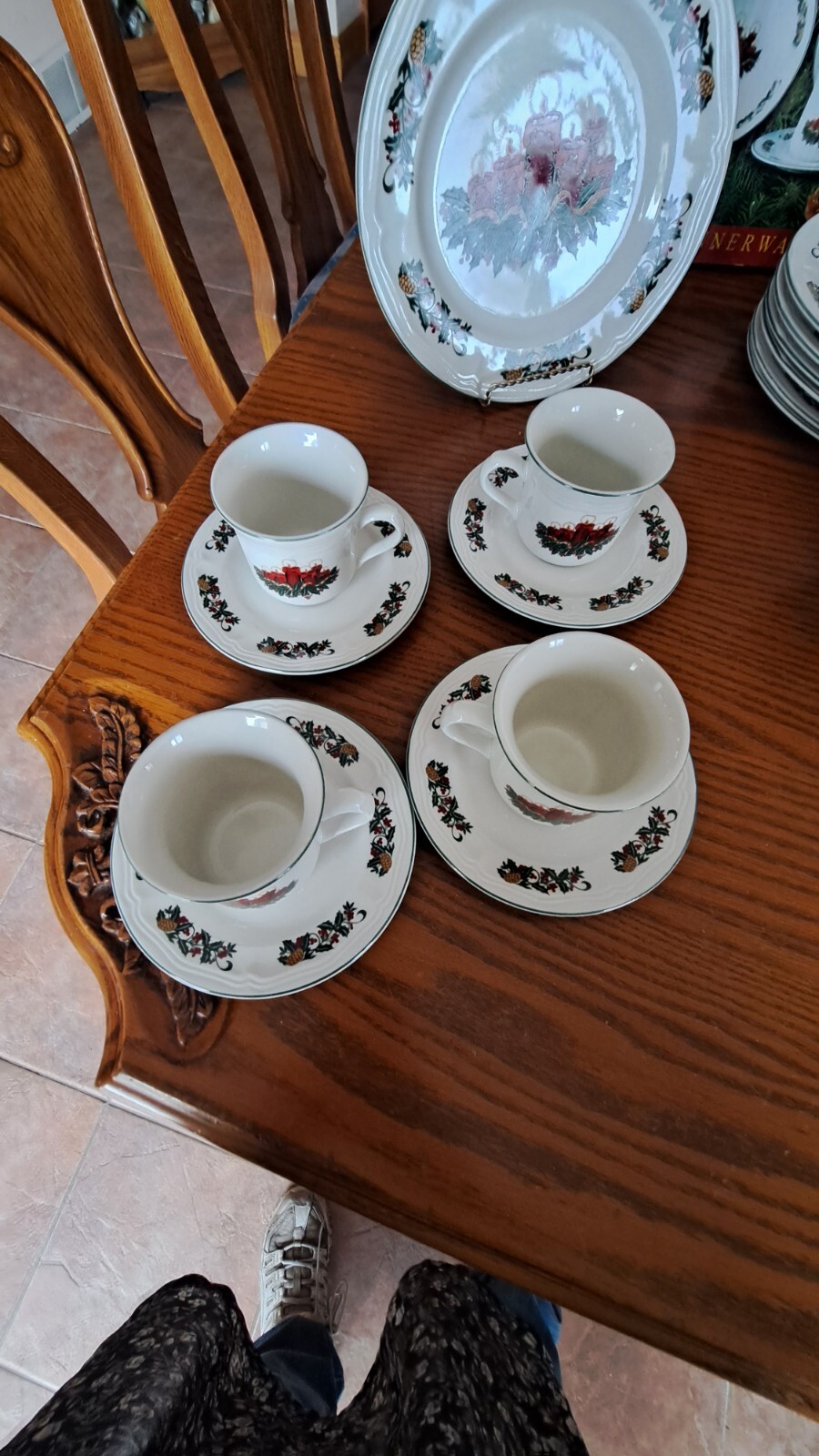 GEI Vintage Beautiful Christmas Candle Pattern 31 Piece Dinnerware Grouping