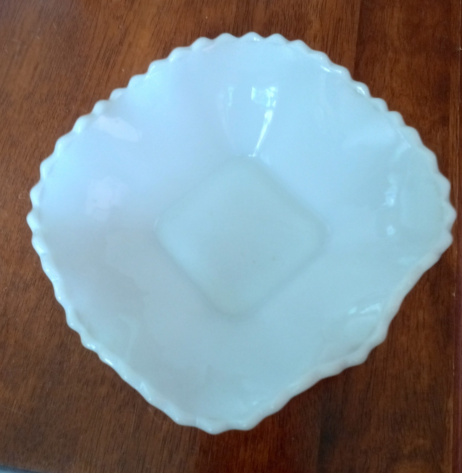 Vintage L.E. Smith Milk Glass Candy Nut Dish Diamond Pattern Scalloped Edge 6″