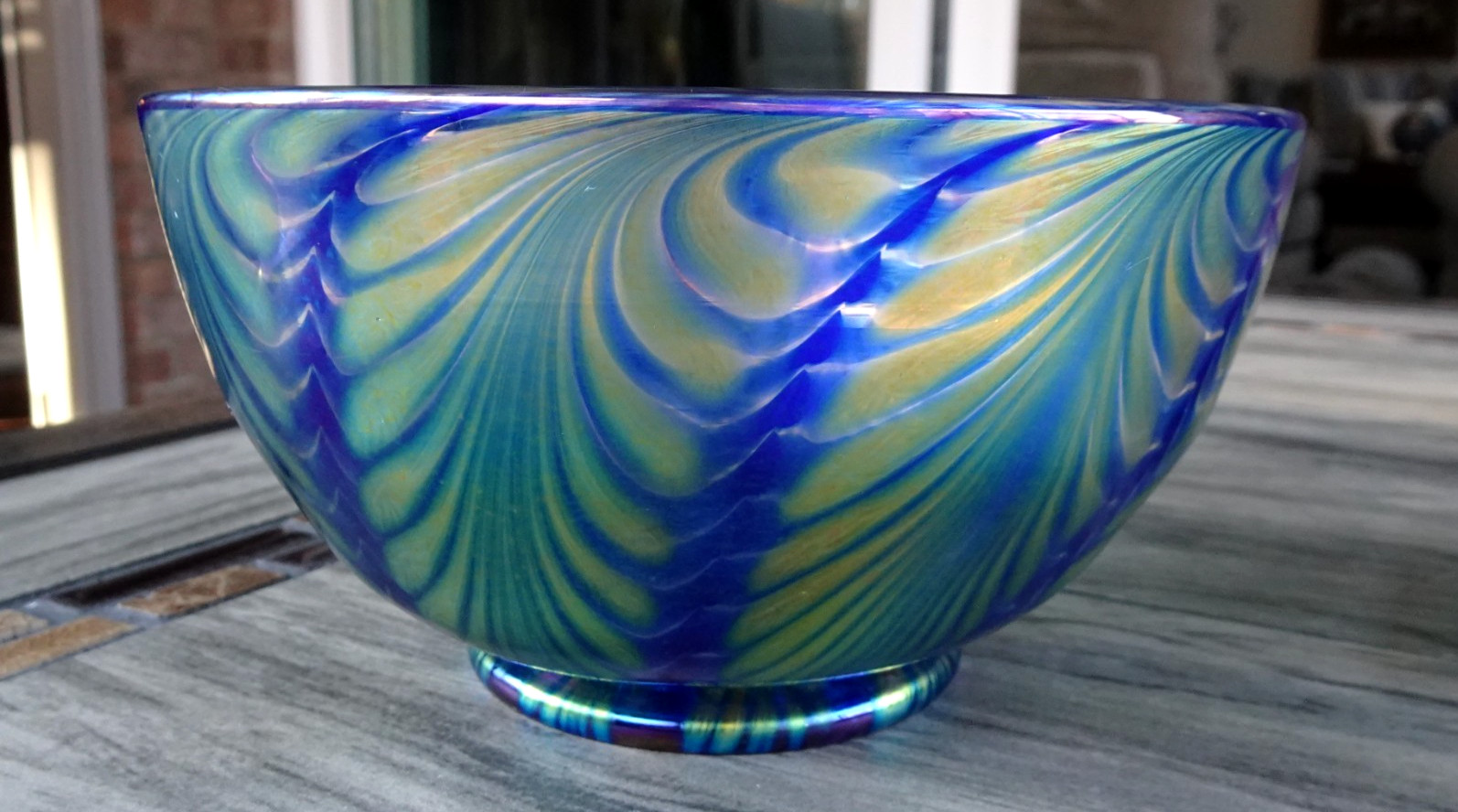 Signed Lundberg Studios Art Glass 2002 Pulled Feather Blue Iridescent Bowl