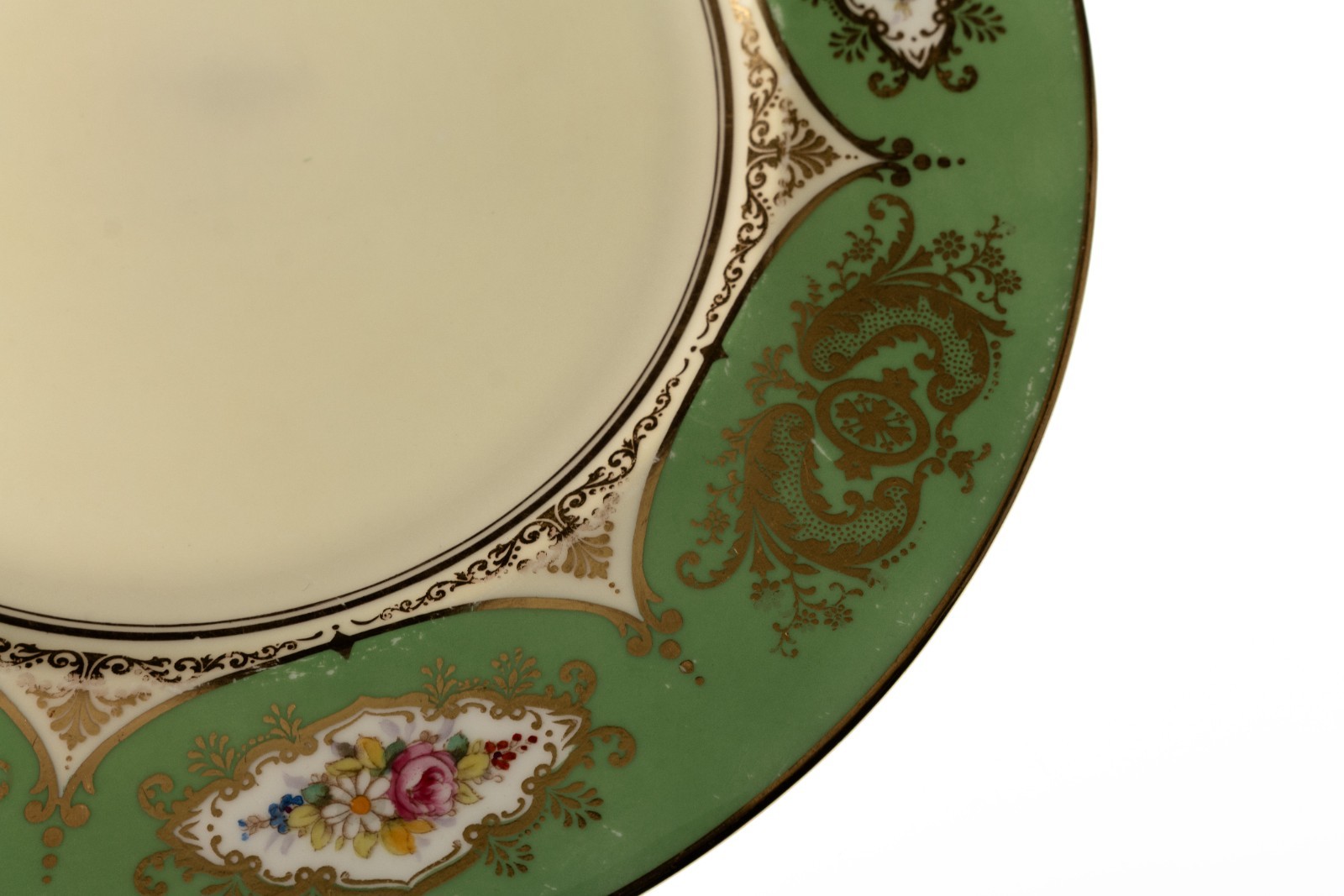 1905-1920 Cauldron Bone China England Plate Floral Gold Gilt 10.75″ 1.3lbs A1029