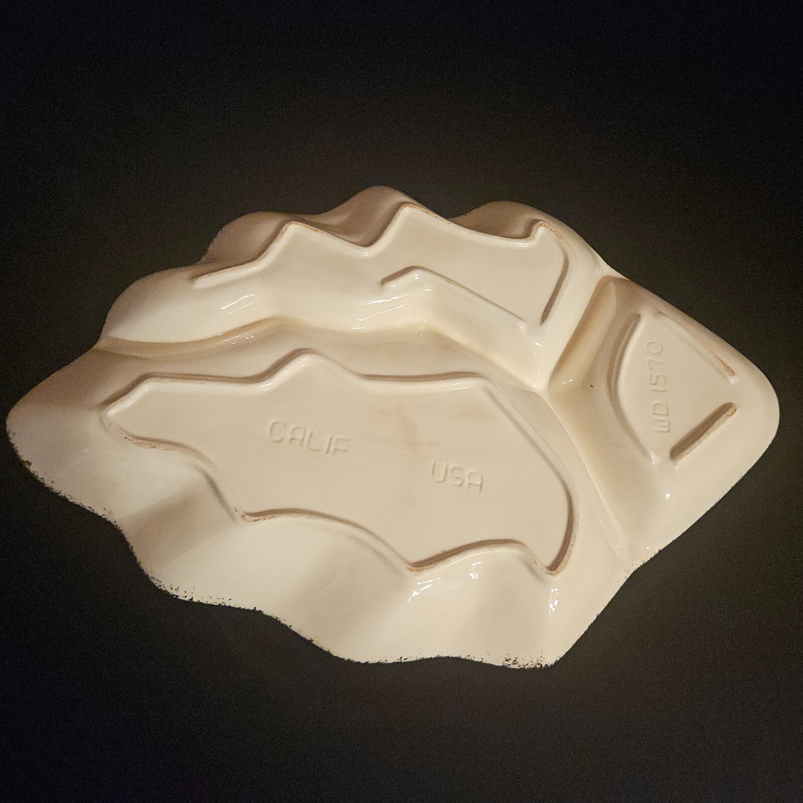 MCM California Pottery Divided Chip Covered Dip Serving Dish WD1570 16″