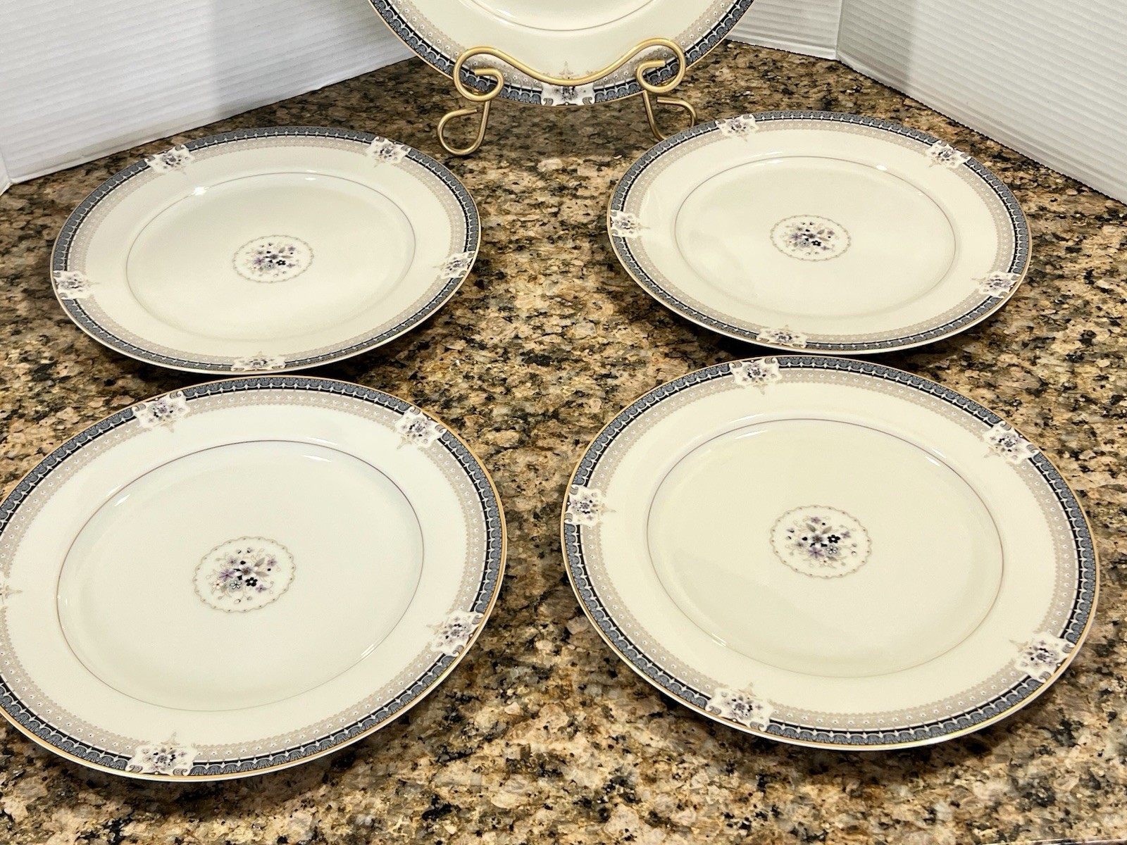 VTG 5 Pc Mikasa Grande Ivory 12 Chop Plate 10-7/8 Floral Porcelain Dinner Plates