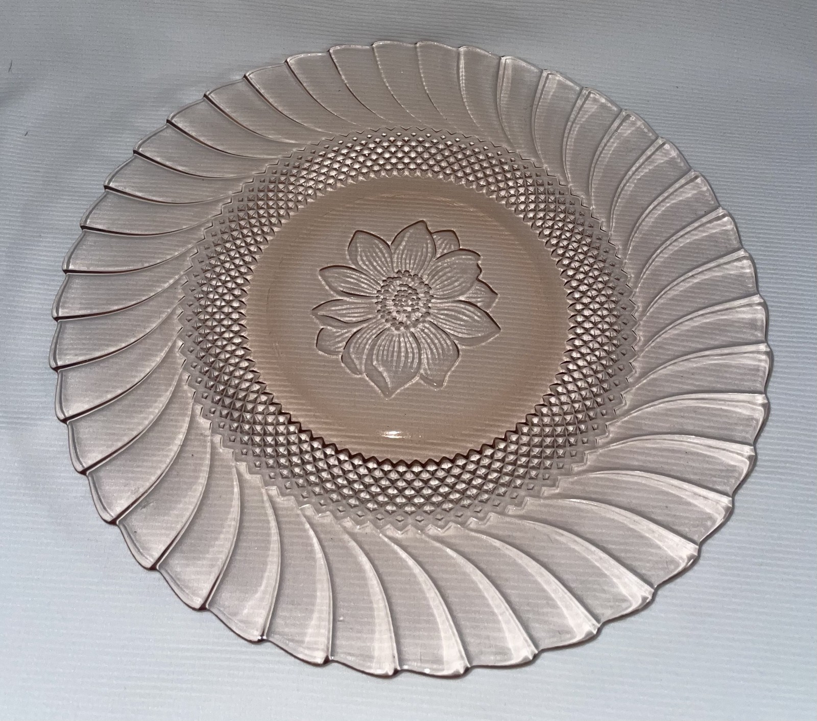 KIG Indonesia Pink Sunflower Diamond Cut 10″ Plate Vtg.