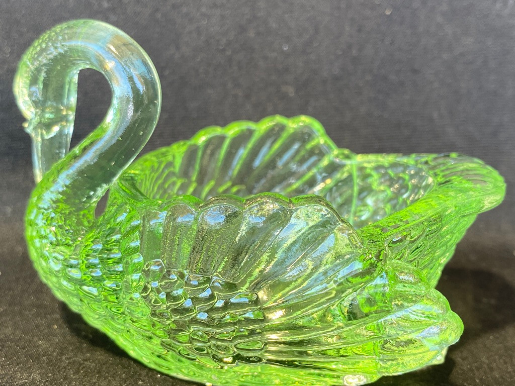 Green Vaseline uranium glass Swan / Easter eggs salt cellar dip duck dish yellow