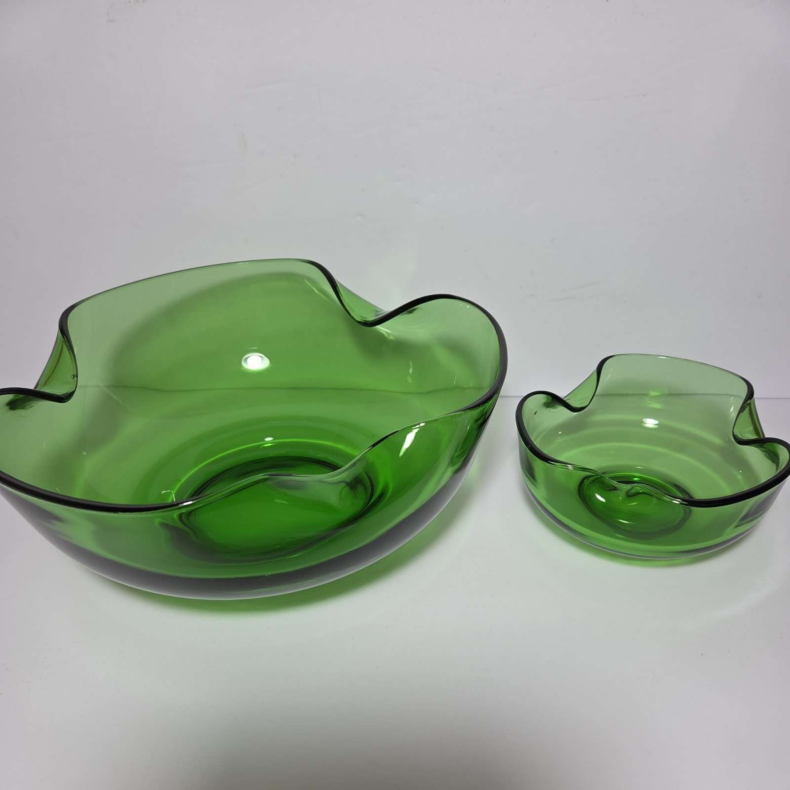 1950-60’s Forest Green Anchor Hocking Dip & Chip Pinched Side Bowl Set of 2