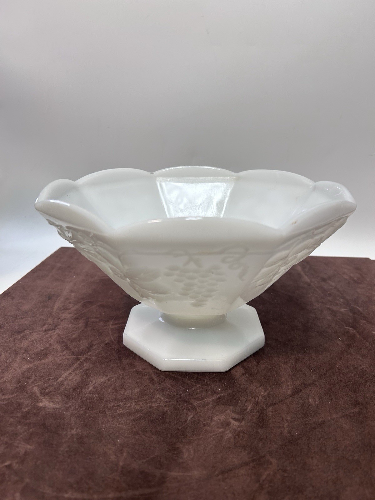 Vintage Anchor Hocking Harvest Grape Milk Glass Pedestal Fruit Bowl 9 Inch