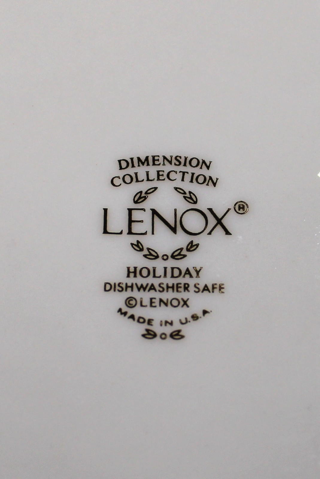 SET OF 4 LENOX HOLIDAY DIMENSION 8 3/4″ SQUARE SALAD ACCENT LUNCHEON PLATES