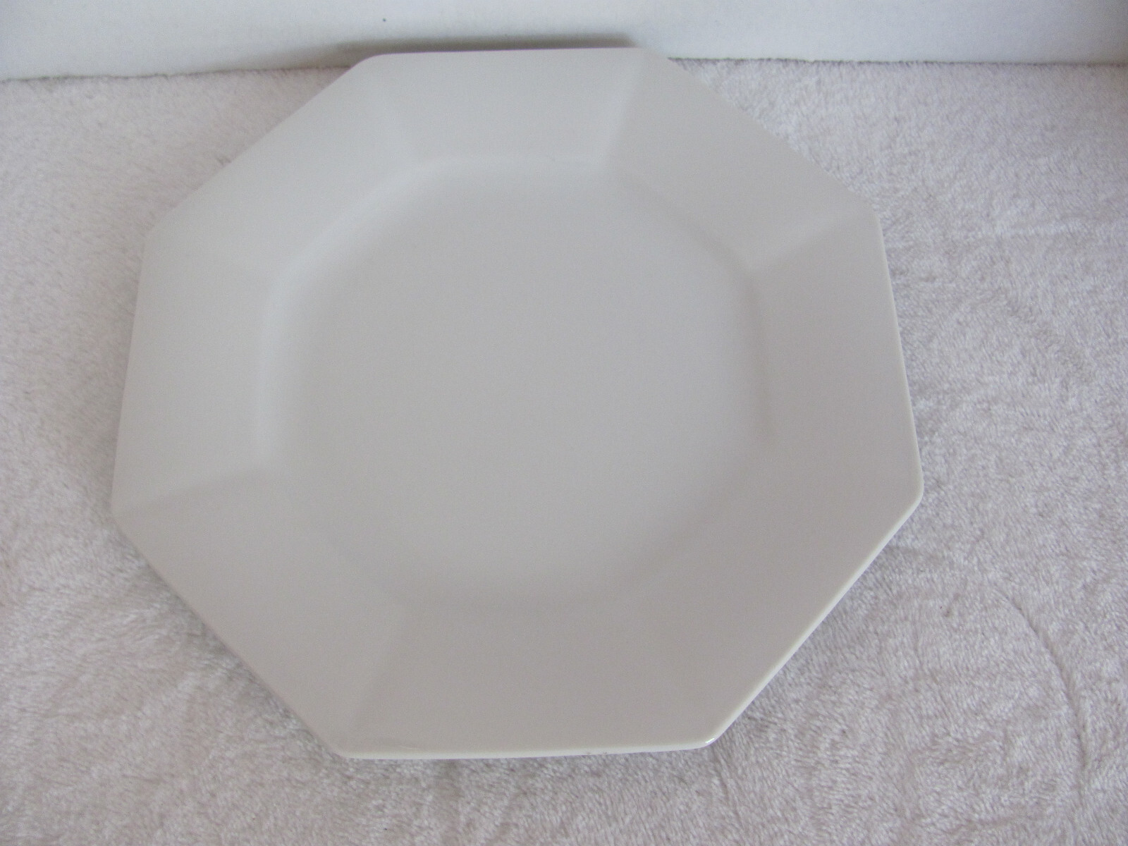 Harmony House Lynette-All White Octagon -7 1/4″ Salad Plates-Set of 6