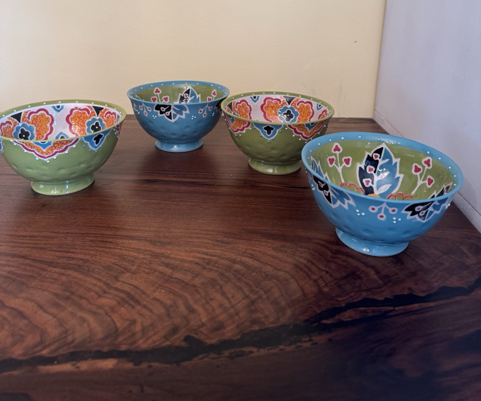 4 Yokohama Studio Japan 6″ Rice Soup Noodle Bowls Hand Painted & Embossed Dots