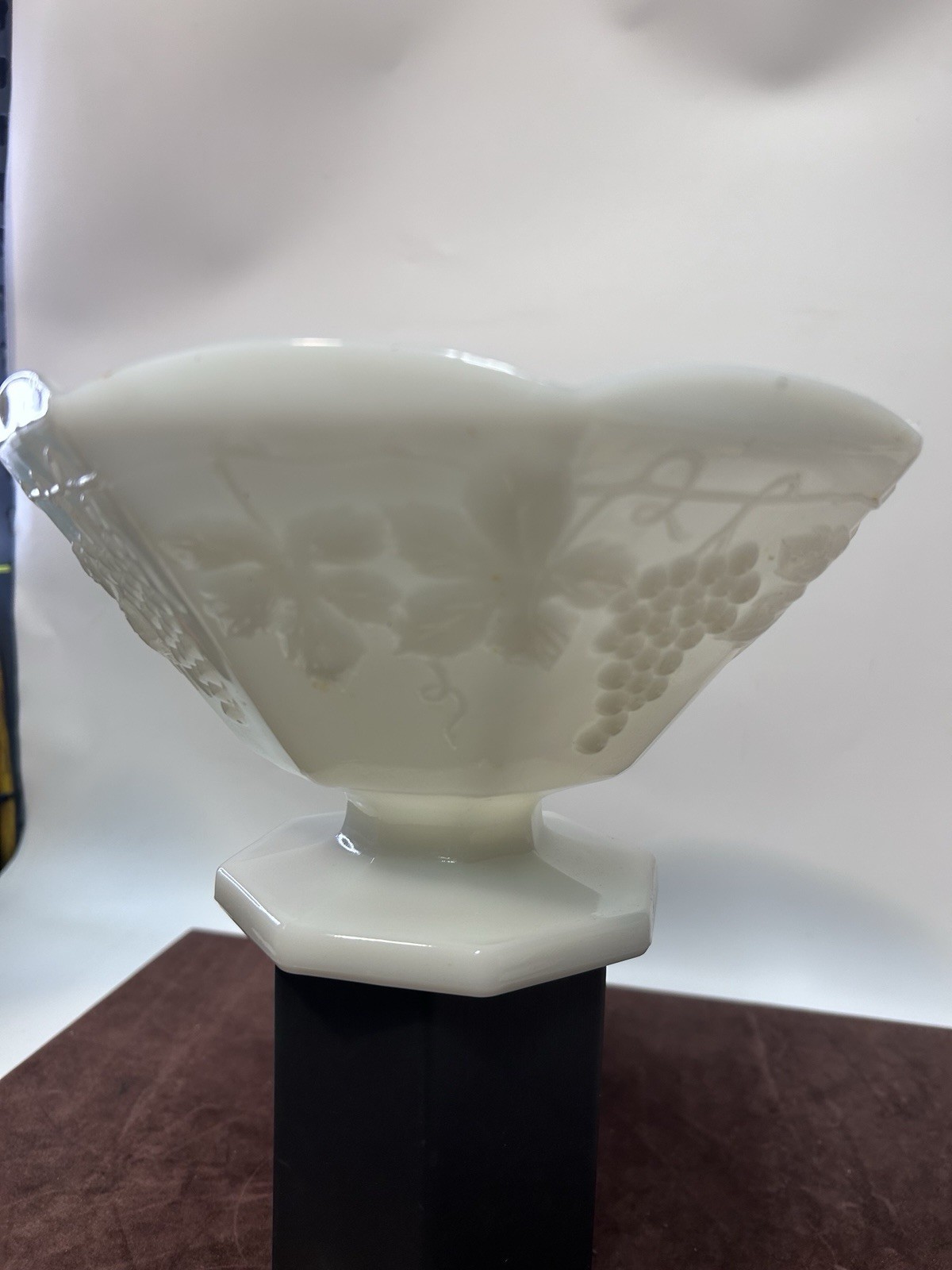 Vintage Anchor Hocking Harvest Grape Milk Glass Pedestal Fruit Bowl 9 Inch