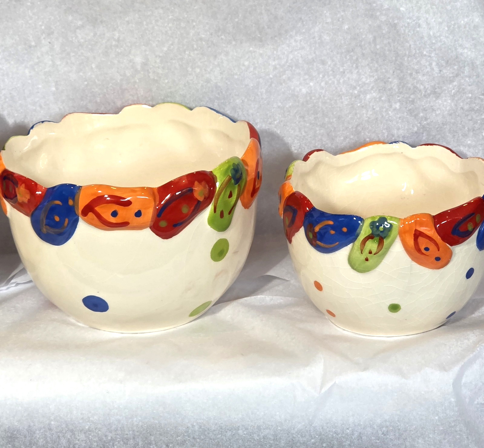 Fun Set of 3 Hawaiian Flip Flop Dot Designs 6″ 5″ 4″ Nesting Bowls – Excellent