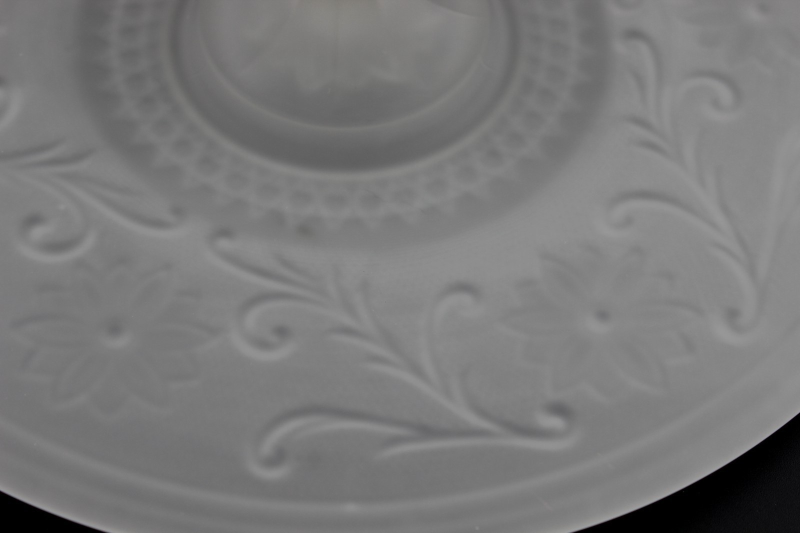Tiara Indiana Glass Satin Frosted Sandwich 12″ Handle Party Server Platter AS IS