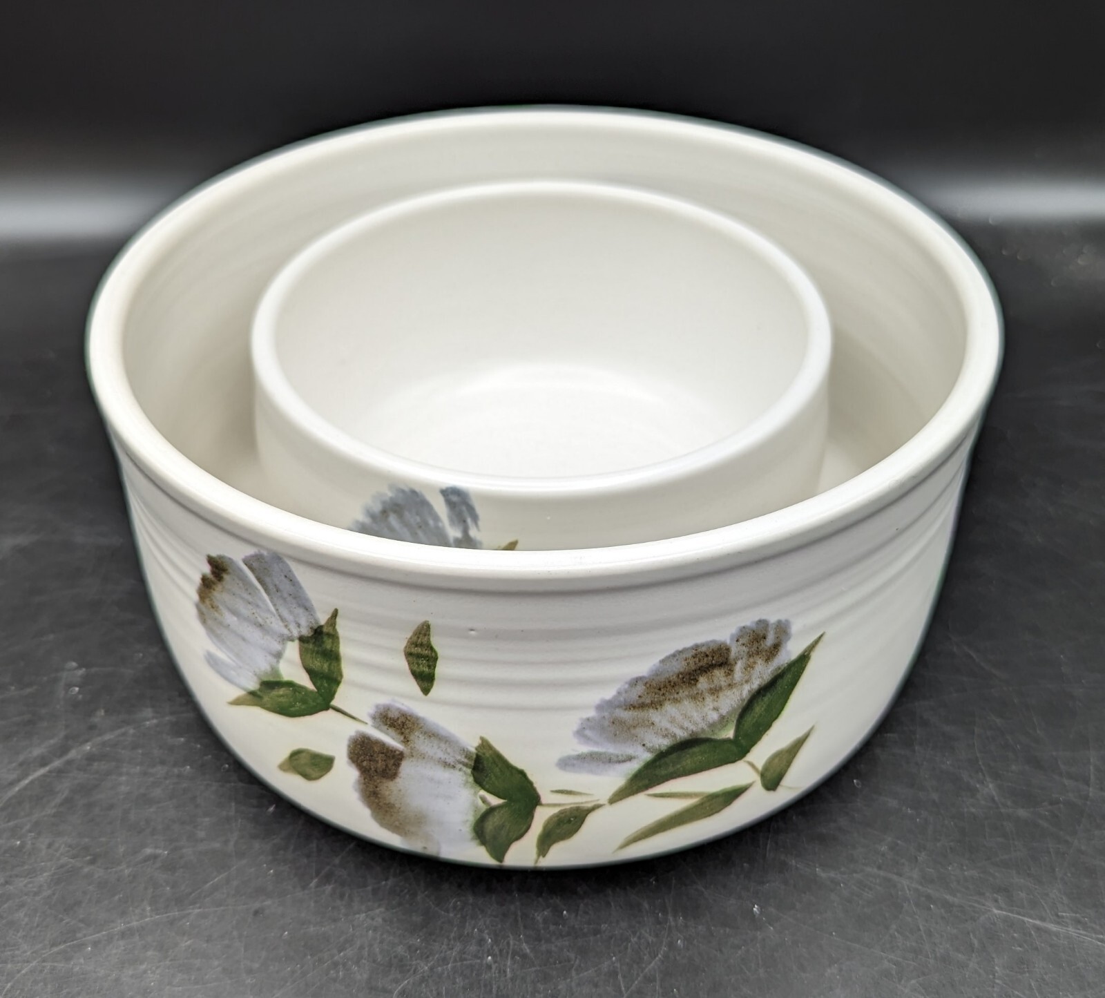 Canadian Pottery Bowls by Aberle Potters Blue Floral Design 7″ & 5″ Matched Set