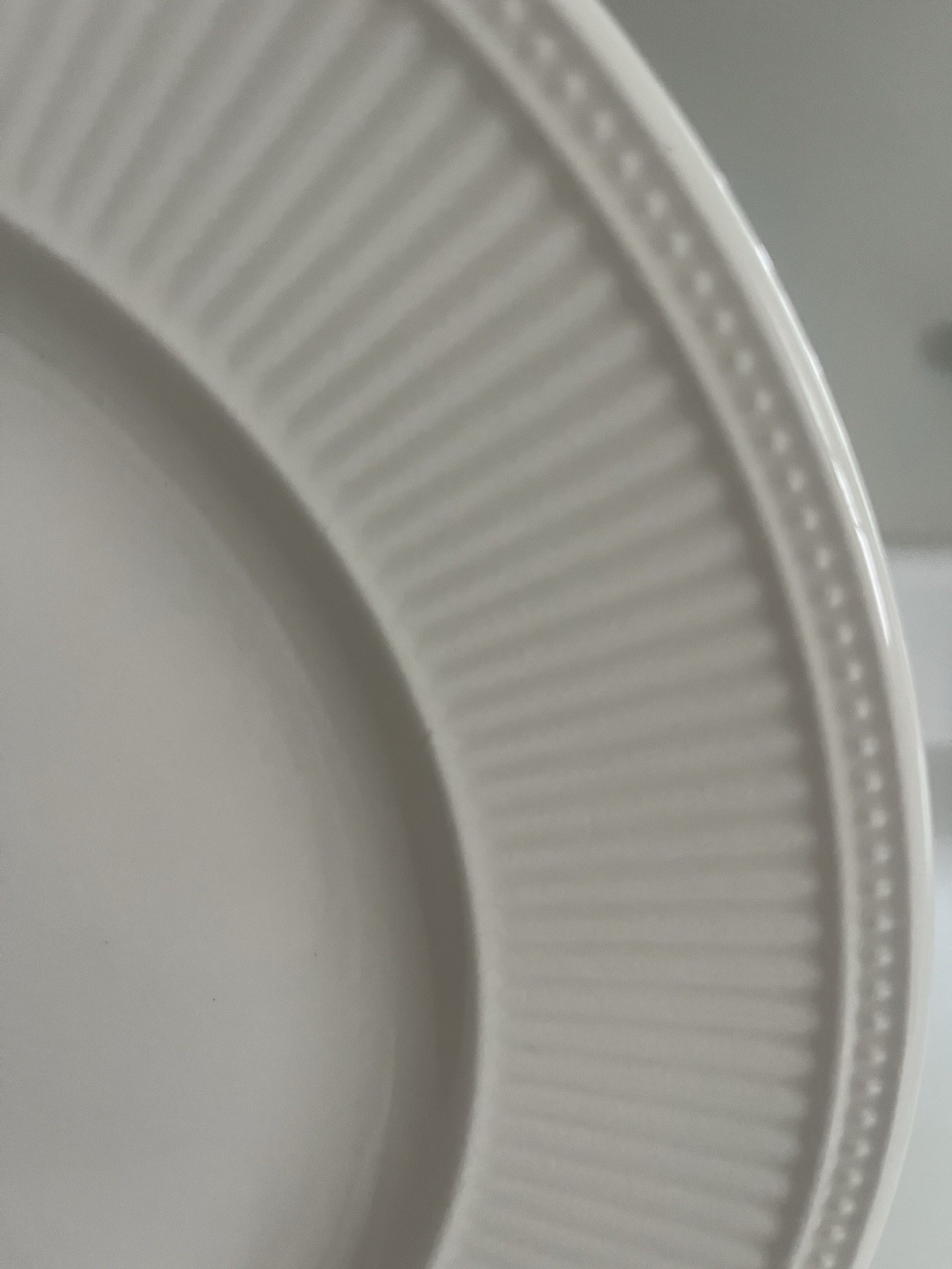 Wedgwood England Windsor 10-7/8″ Dinner Plate Ivory Cream Embossed Ribs Dots