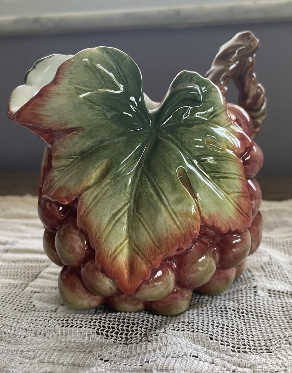 Fitz and Floyd Classics Country Gourmet Grape Cluster Creamer