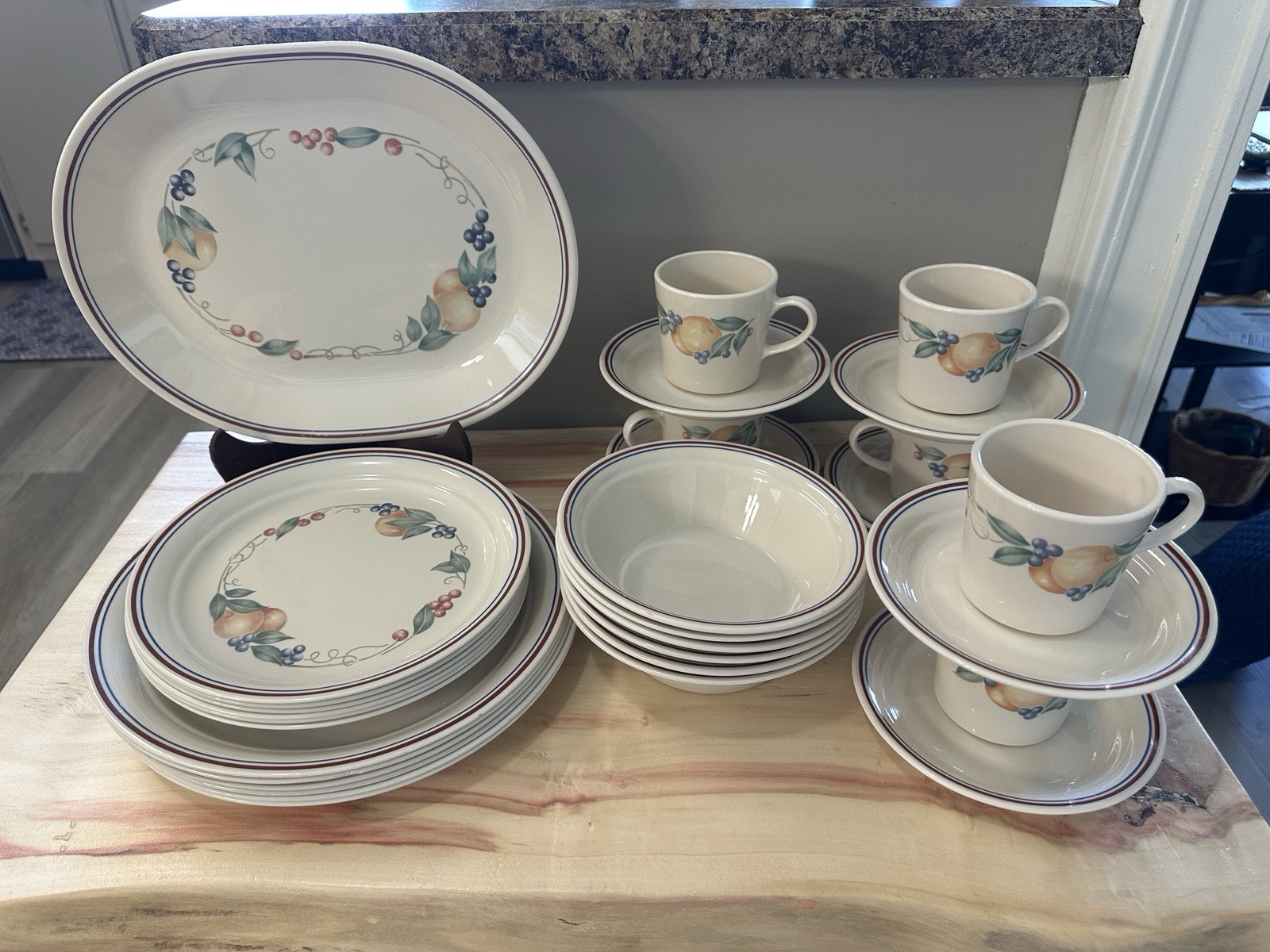 Corelle Abundance Fruit Dinnerware Set Service for 6 – PLUS Platter – 31 piece