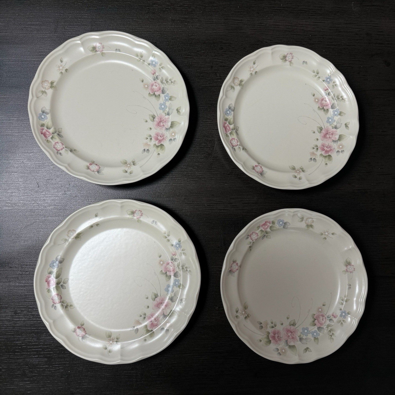 4 Pfaltzgraff tea Rose • 10 3/8″ Scalloped Dinner Plates EUC