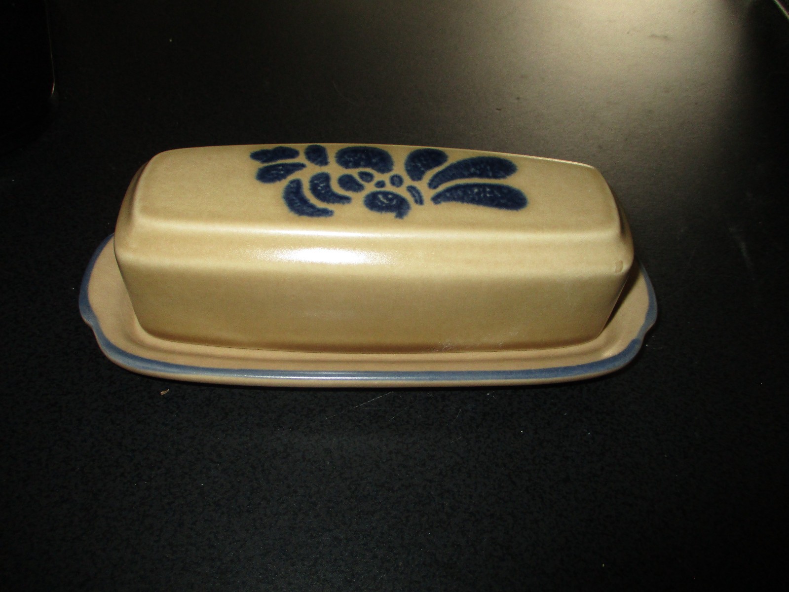 Pfaltzgraff Vintage Folk Art Butter Dish #028 with Lid Stoneware Tan & Blue USA