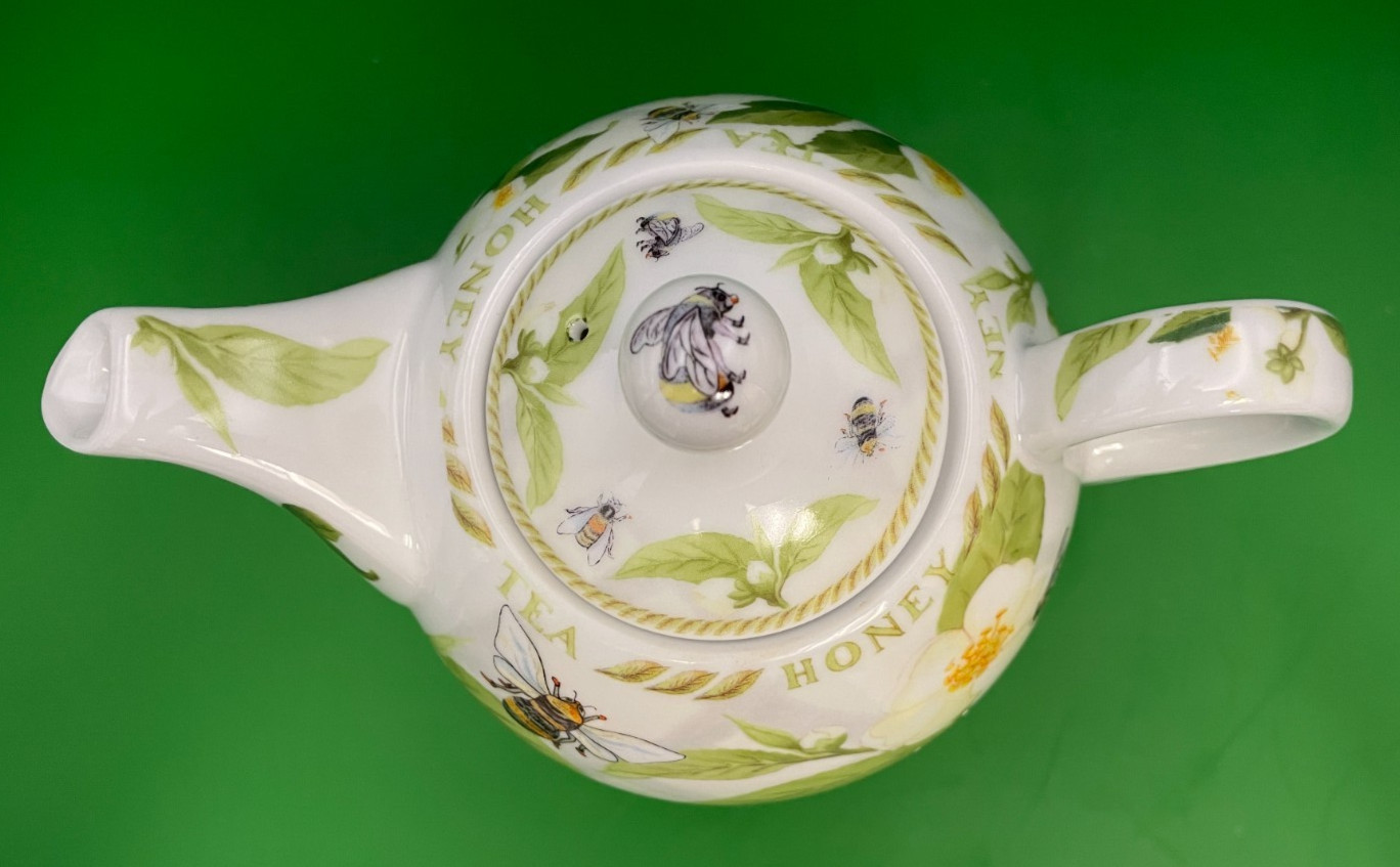 Cardew Tea for One Tea & Honey Busy Bees TGUY Designed in England Ceramic