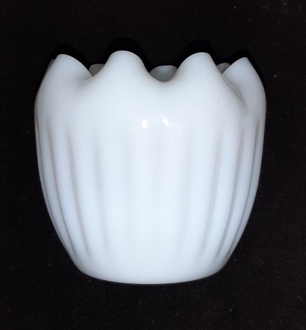 Vtg Fenton Milk Glass Opaque White Ribbed Fluted Crimped Pinched Rose Bowl Vase