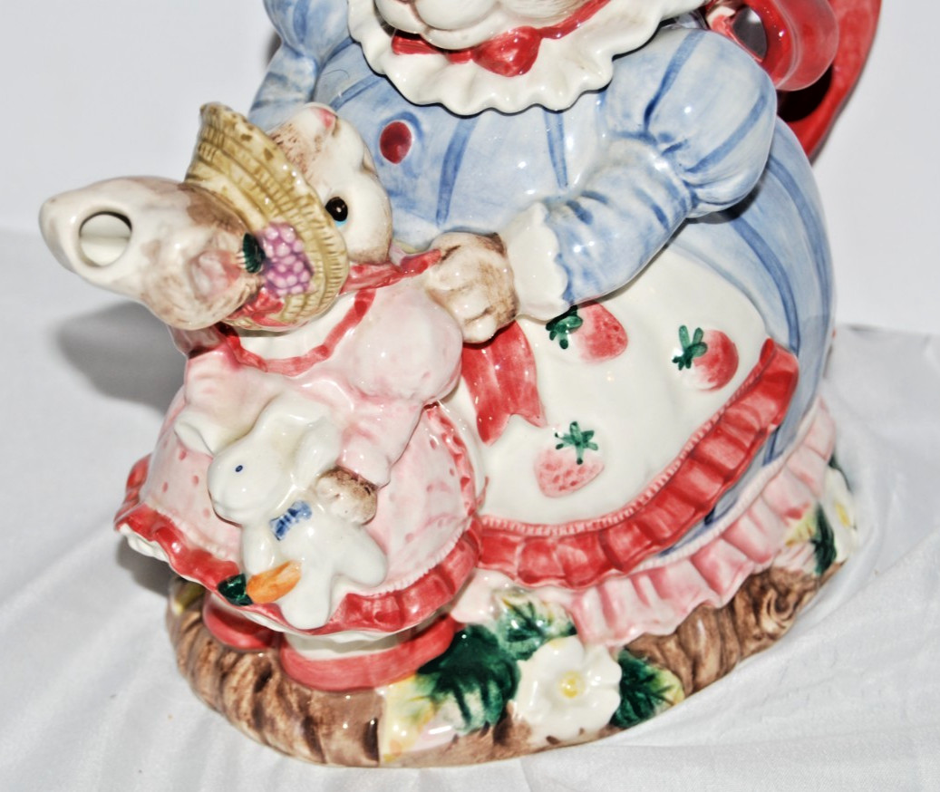 VTG 1992 Fitz and Floyd Bunny Bonnet Hill Ceramic Teapot Mother Baby Rabbit 40oz