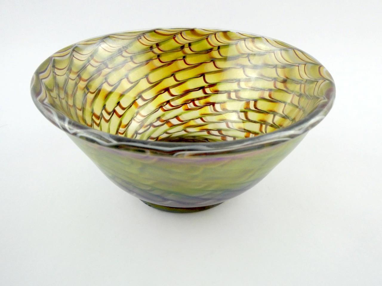 Orient and Flume Iridescent Art Glass Bowl Made in 1977 Signed Base