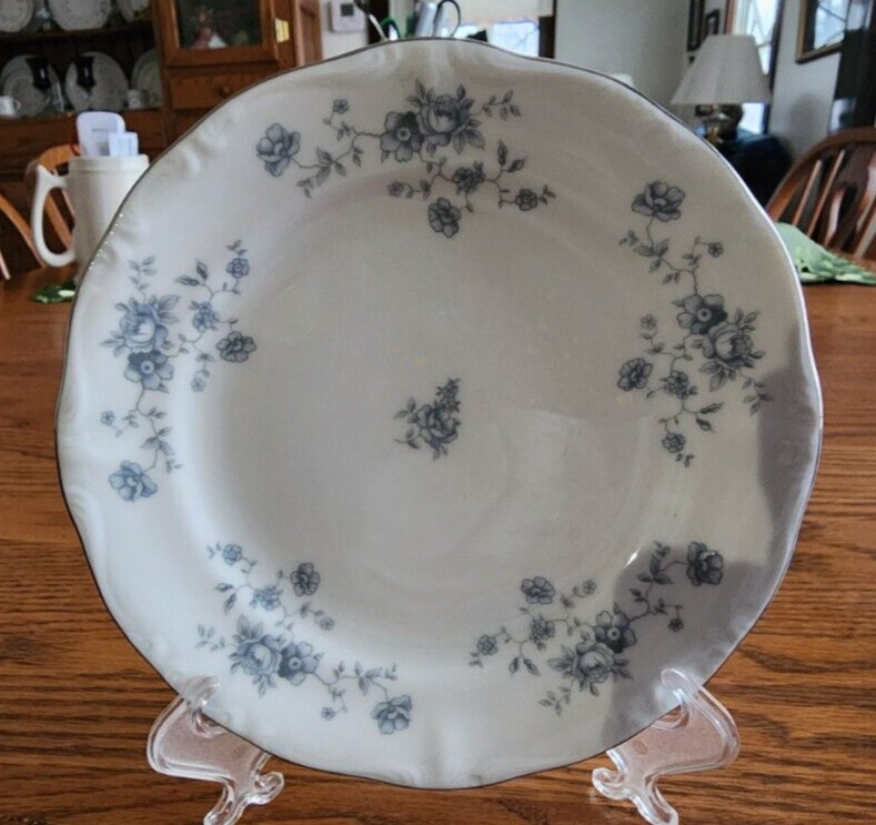 Blue Garland Dessert Bread Plates 6″ (pairs) Johann Haviland White Blue Platinum