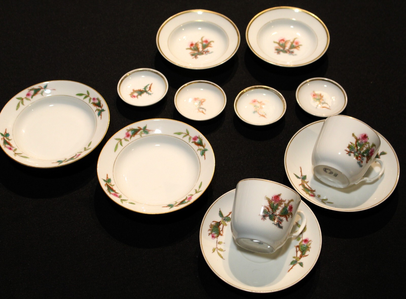Haviland & Co Limoges Moss Rose Antique Twelve Piece Set