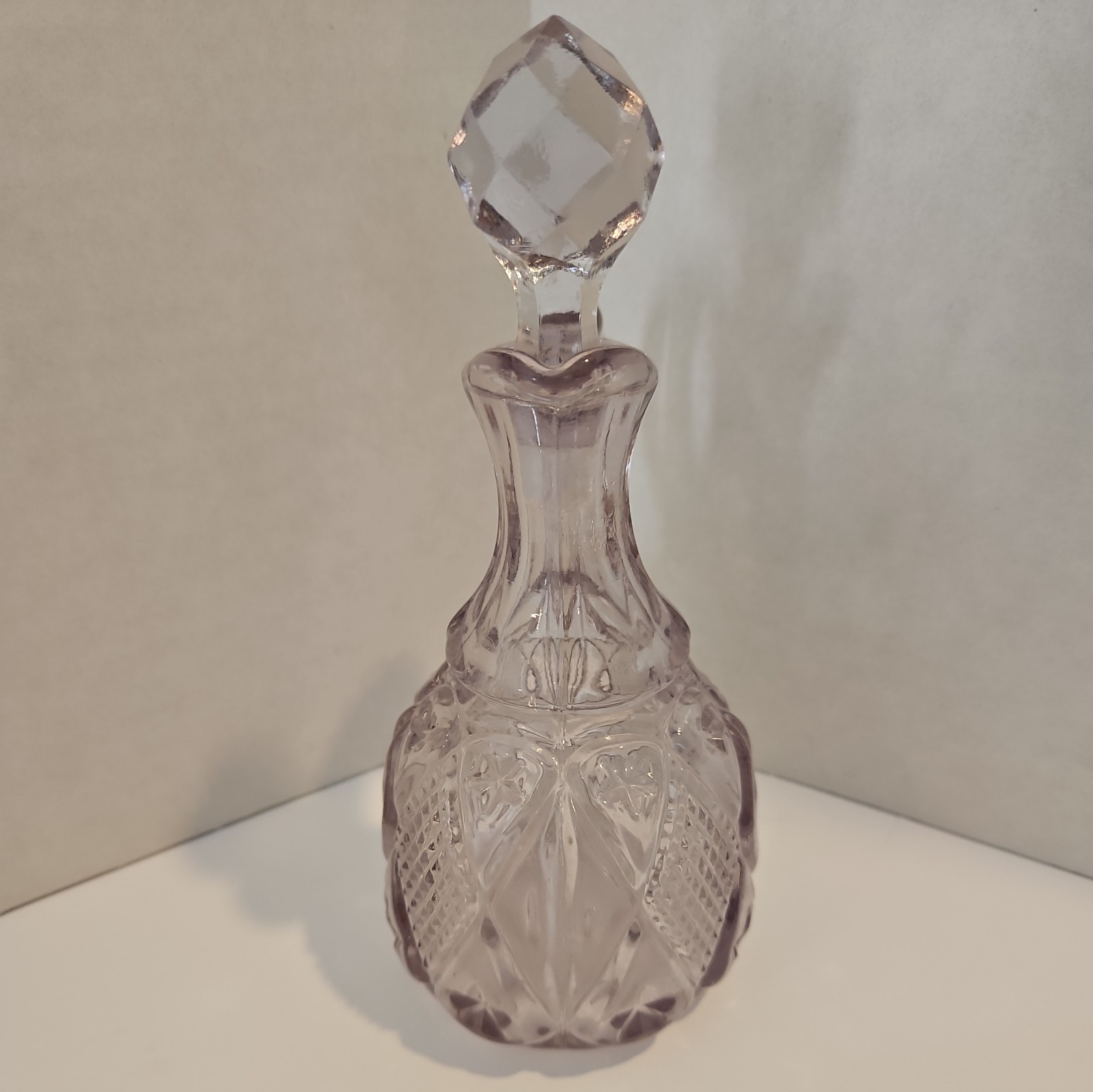 Diamond Cruet Violet Tinge #488 Ohio Flint Glass Co. Dunkirk, Indiana EAPG
