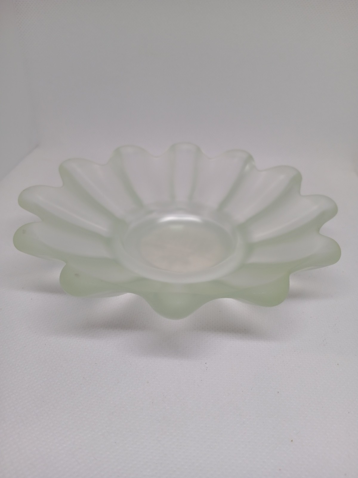 VTG Indiana Glass Satin Frosted Green Trinket Dish Scalloped 5 1/2 inches wide