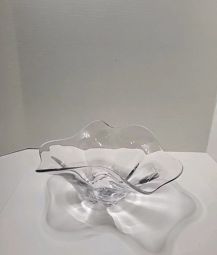 Vintage Clear Glass Flower Shaped Bowl, Pinched Sides, Art Bowl, Ruffled