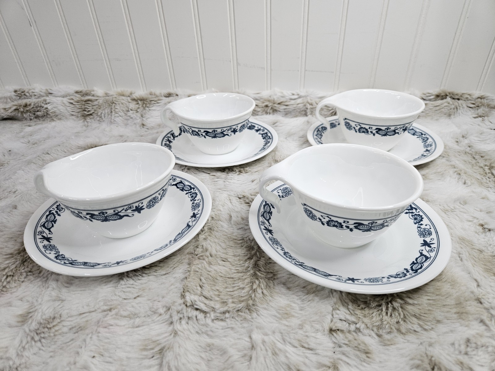 Vintage Corelle Old Town Blue Onion Set of 4 Hook Handle Cups & Saucers Mugs USA