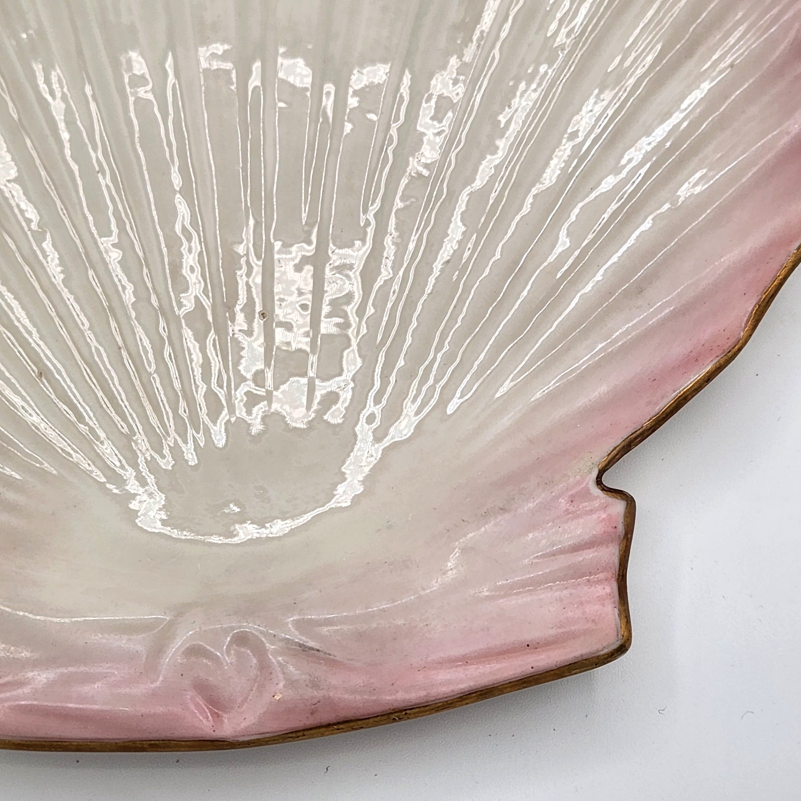 Antique Belleek 8.25″ Tridacna Shell Plate Pink Luster & Gold ,2nd Black Mark