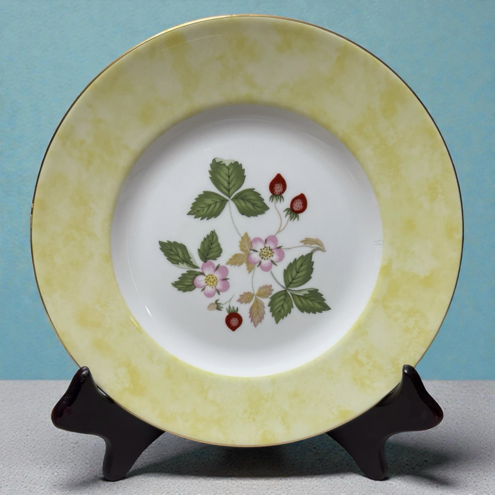 Wedgwood WILD STRAWBERRY Bone China England Yellow Border Salad Accent Plates 8″