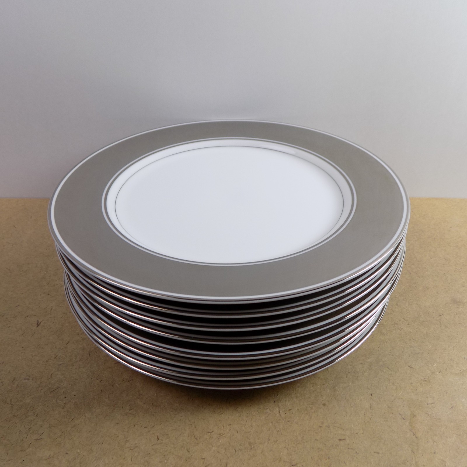 8 Fitz & Floyd Platinum Rondelet Dinner Plates 10.25″ Japan Porcelain VGC