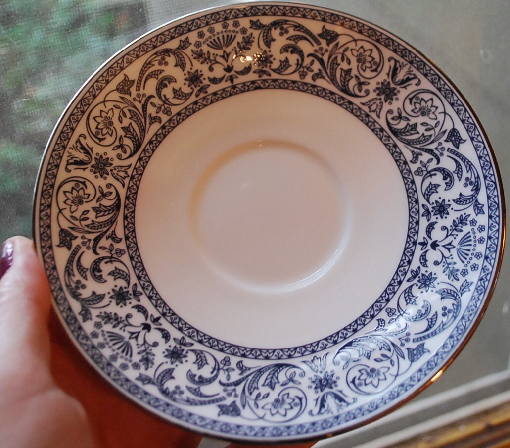Set 4 MINTON Bone China INFANTA S744 Footed Cups & Saucers ENGLAND Blue & White