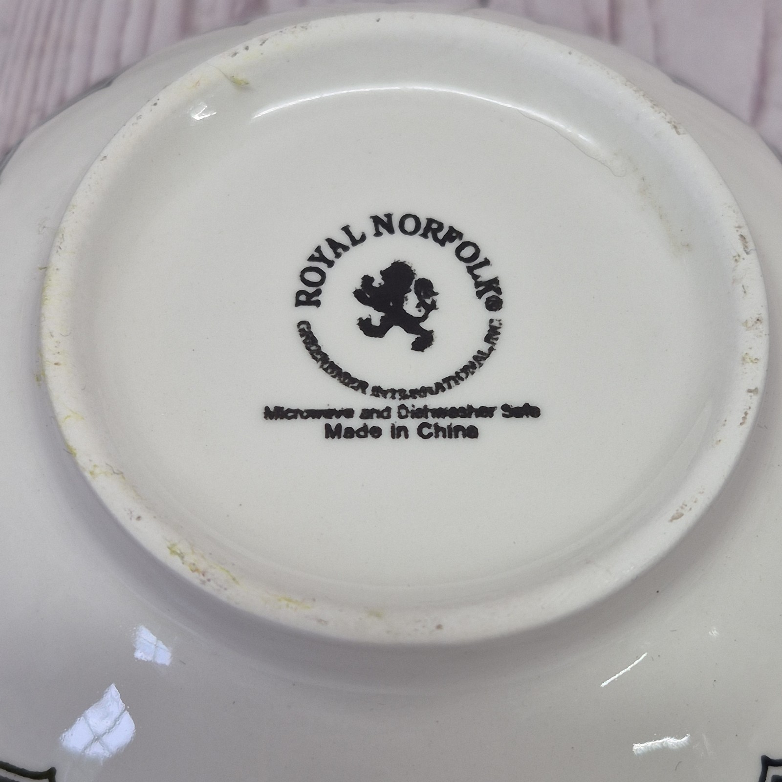 Royal Norfolk Set of 4 Cereal Salad Bowls Black and White 6” Mediterranean~New!