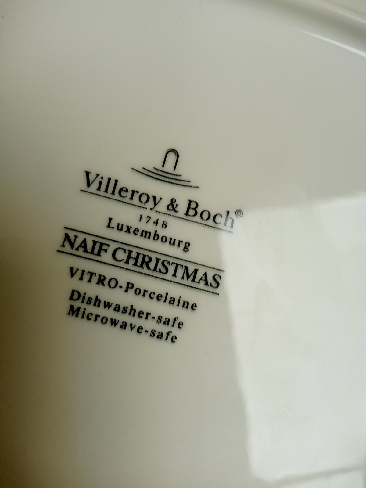 Villeroy & Boch Naif Christmas 10.25″ Pickle Dish Serving Tray Mint