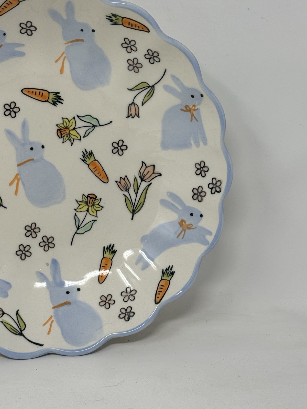 2 Potter’s Studio Blue Easter Bunny Floral Scalloped 8.5″ Pasta Bowls springtime