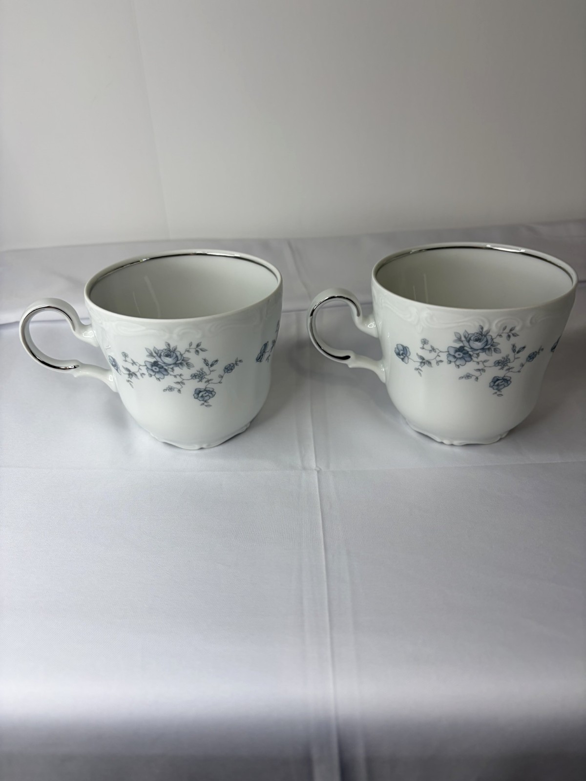 Johann Haviland Blue Garland Cups Set of 4 Bavaria Germany Floral Tea Coffee Vtg