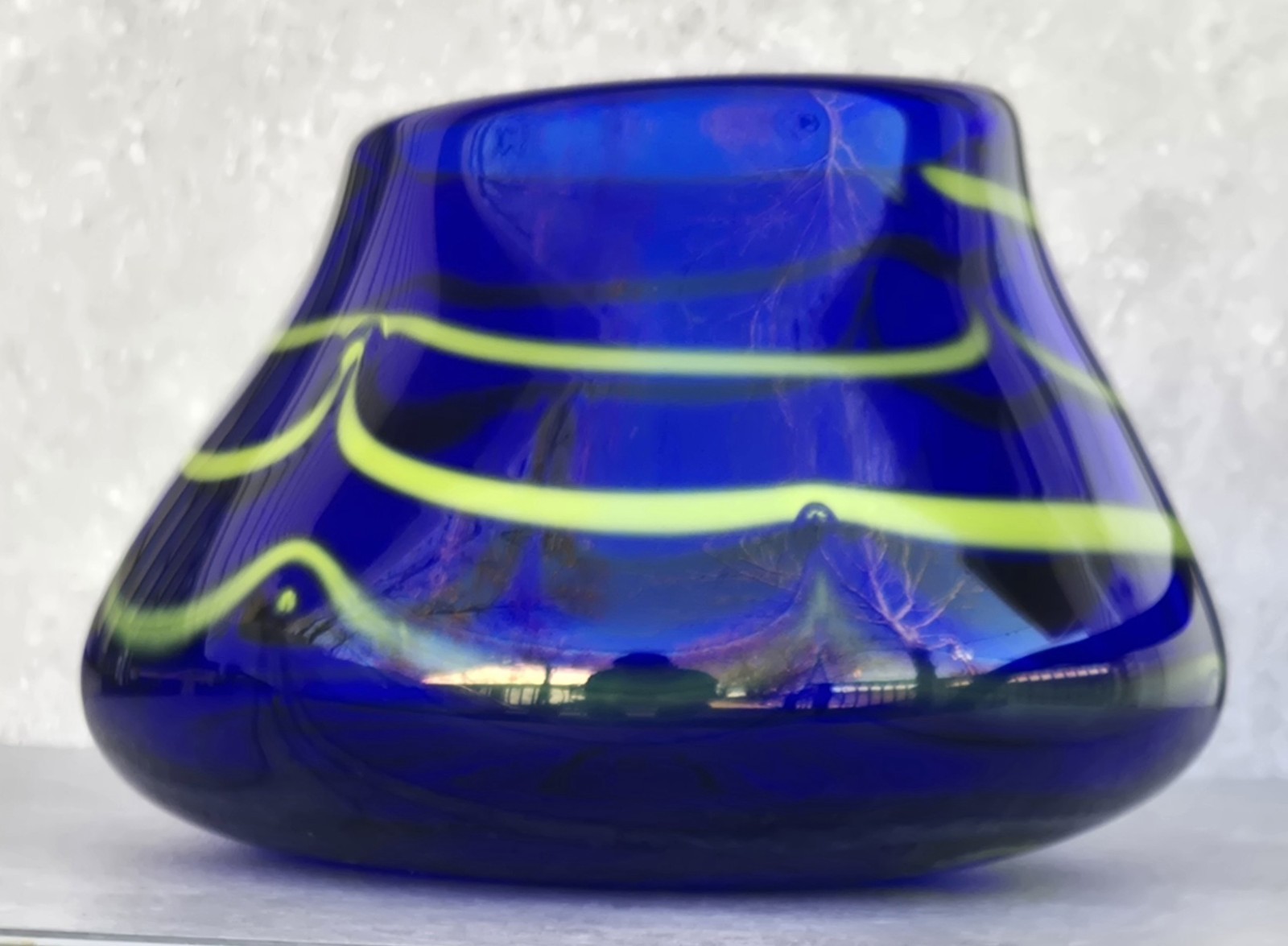 Vtg Cobalt Blue Yellow Pulled Feather Studio Blown Art Glass Biomorphic Vase