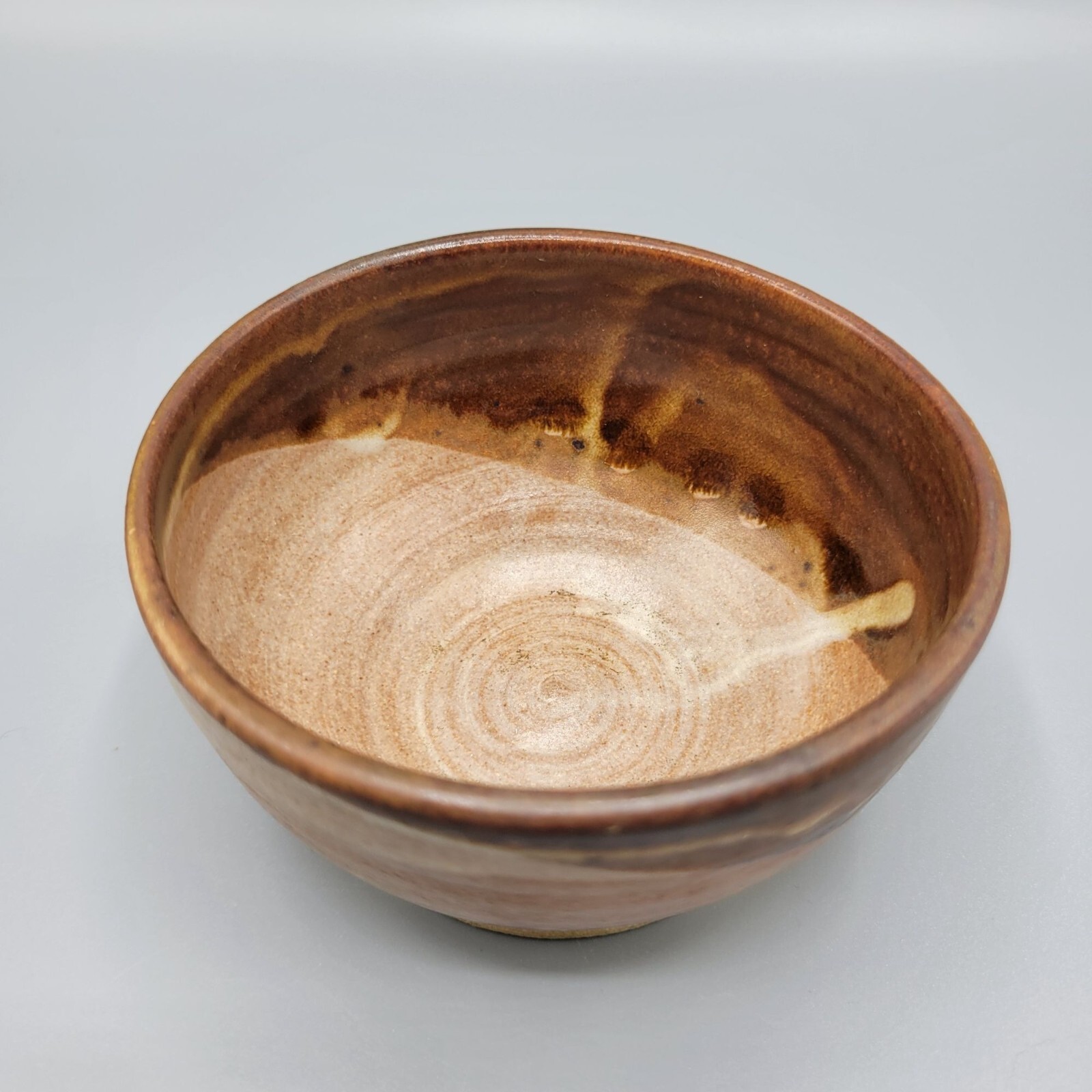 Vtg Handmade Pottery Bowl Studio Art Pottery Drip Glaze Multi Tone Swirl 2″ Tall