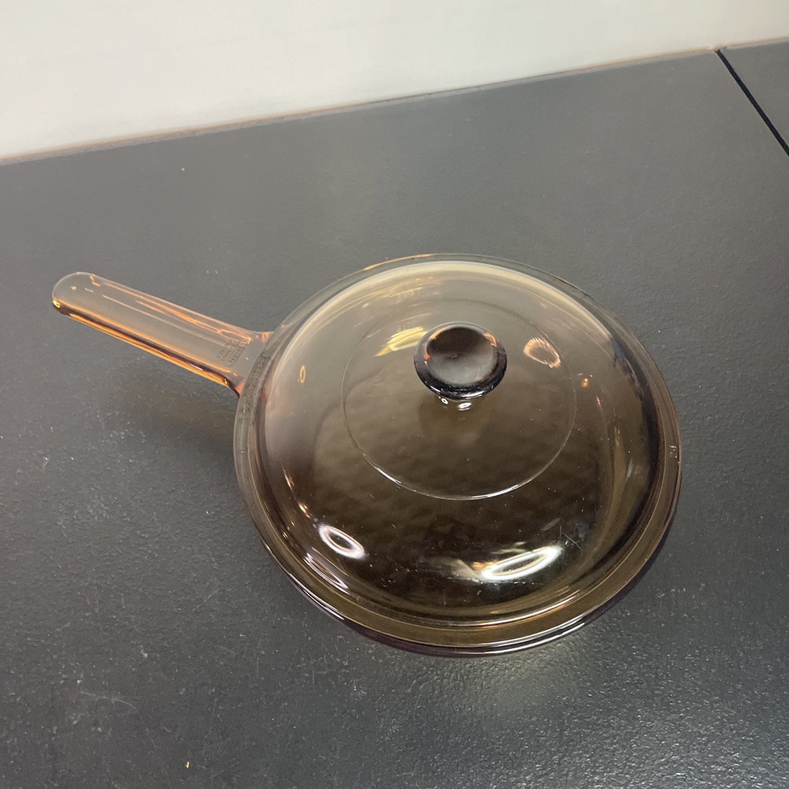 Vintage Vision Corning France Amber Glass 7″ Waffle Skillet w/ Pyrex Lid V-1.5-C