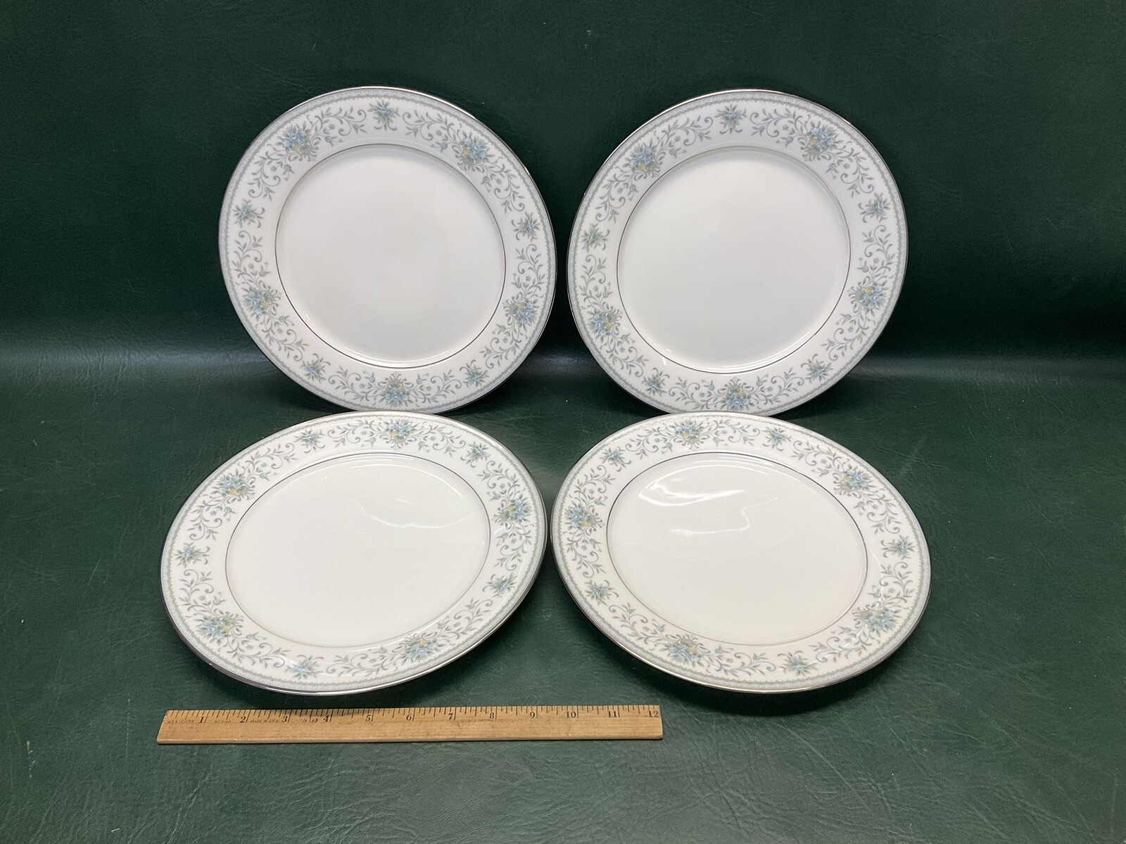 Set of 4 Carico Tivoli Dinner Plates 10 3/8″ ~ Made in Japan
