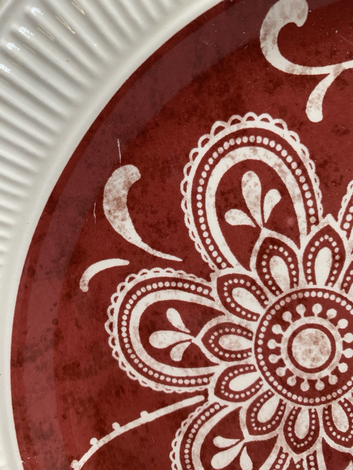 Pier 1 Maribeth Set of 2 Red Floral Cream Rim Dinner Ironstone Plates 11″