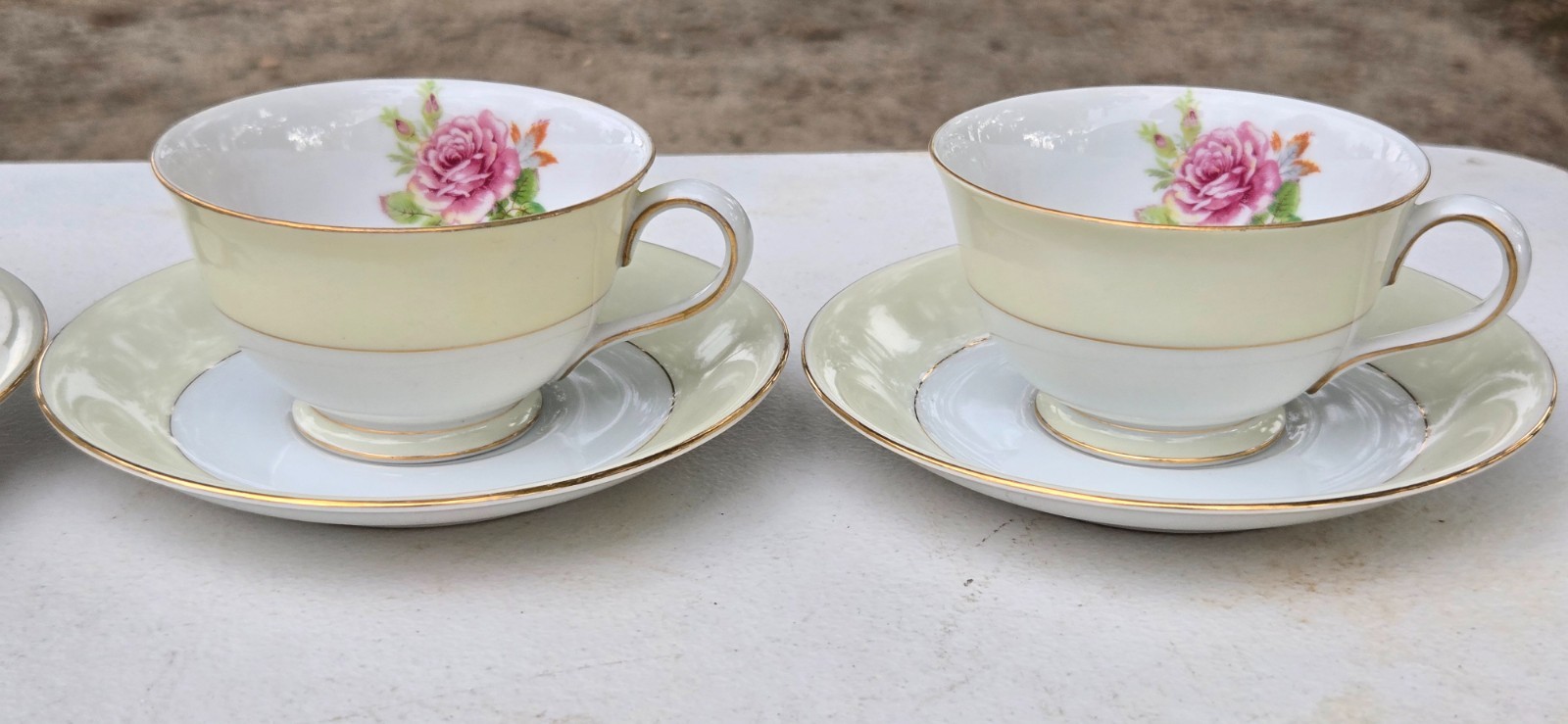 Fuji China Rosette Set of Four Cup W/Saucers Gold Rim Made in Occupied Japan b