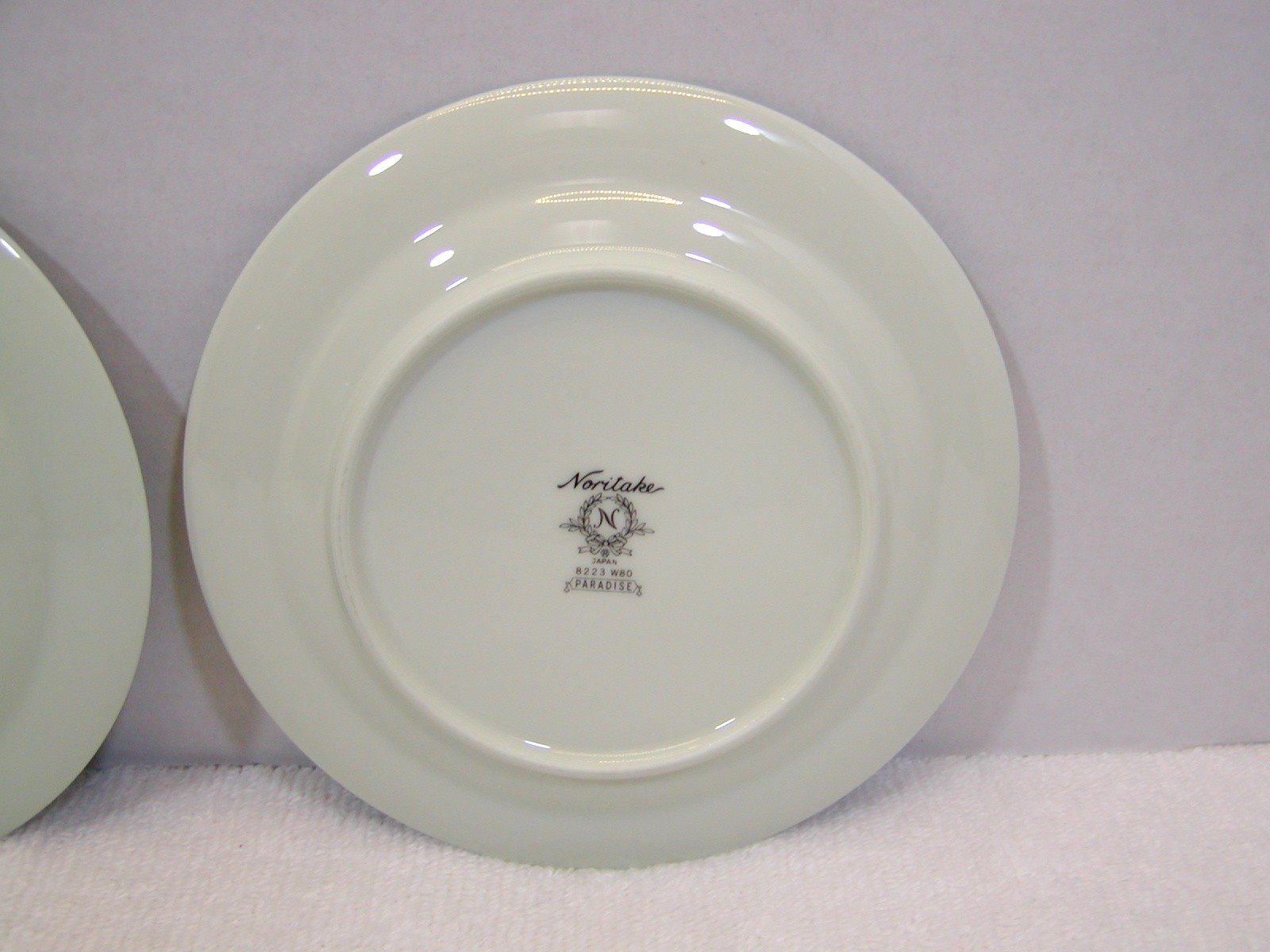 4 NORITAKE PARADISE 6-1/4″ BREAD/BUTTER DESSERT PLATES