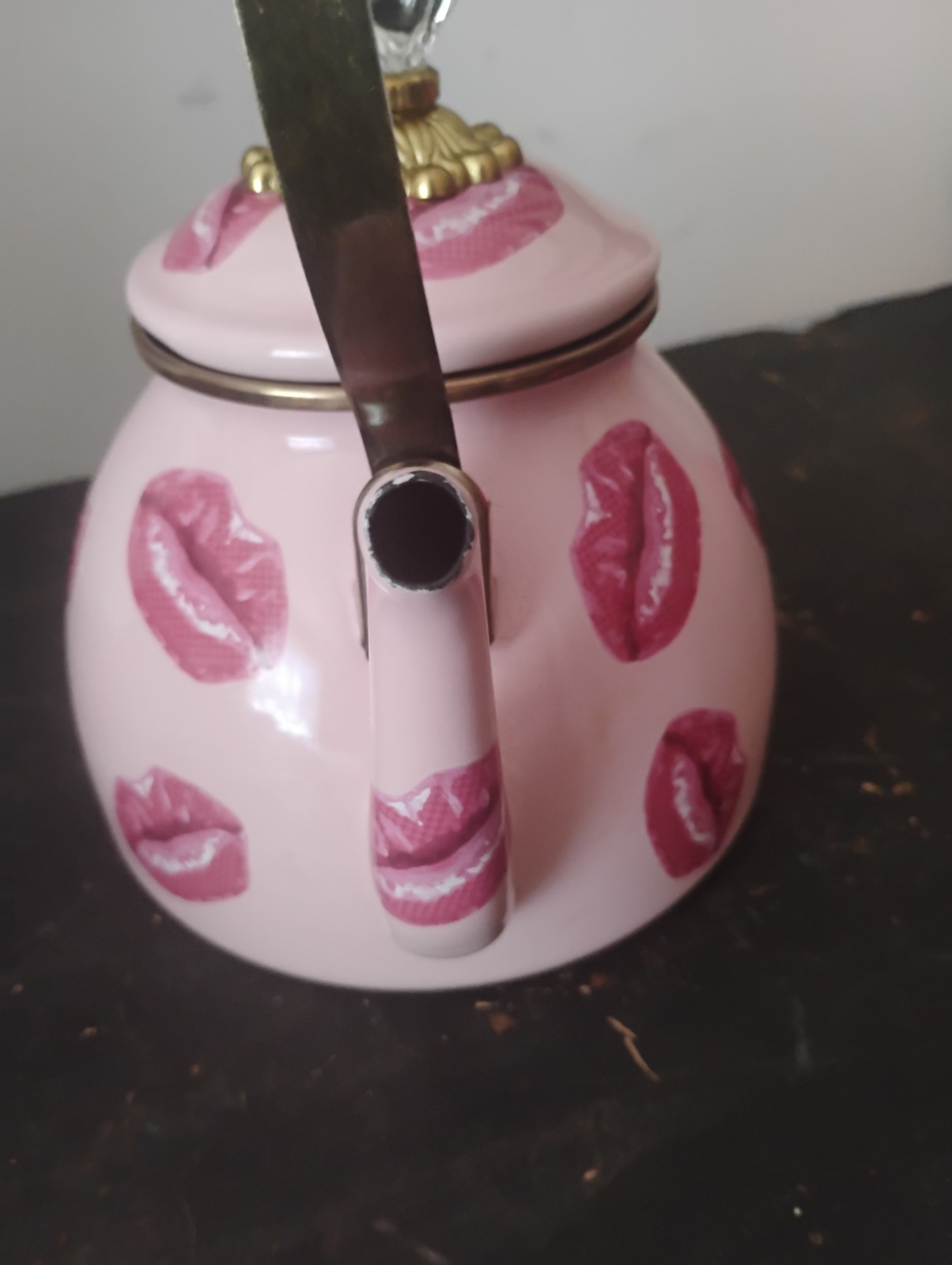 MacKenzie- Childs Kiss Me 2Qt Tea Kettle RARE RETIRED, HARD TO FIND